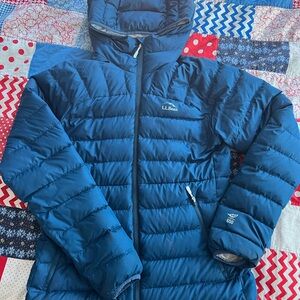 L.L.Bean Women’s 650-Fill Down Hooded Jacket – Blue – Size Small